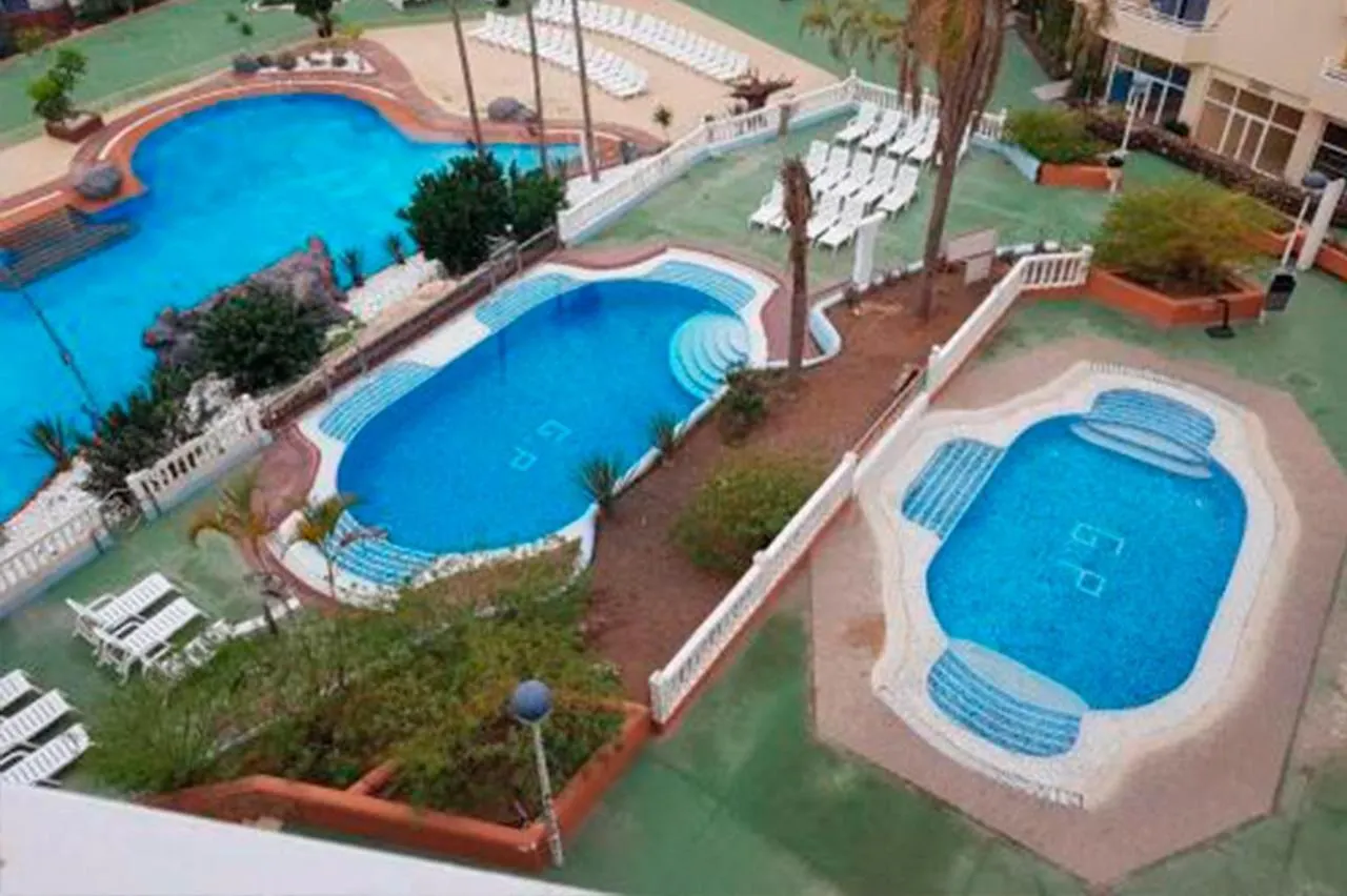Tropical Green Park - Piscina - Parking - Edificio Corbeta San Miguel de Abona 0*,  España